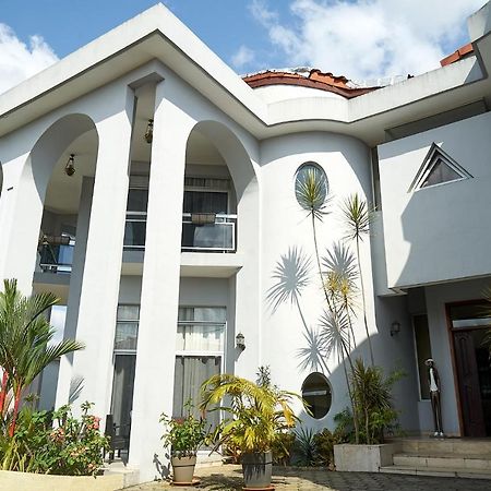 Seddo Guest House Abidjan Buitenkant foto
