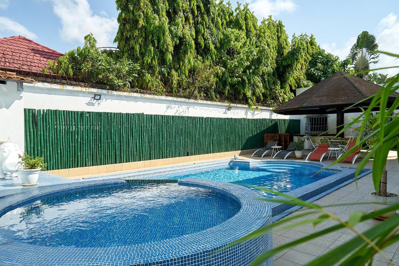 Seddo Guest House Abidjan Buitenkant foto